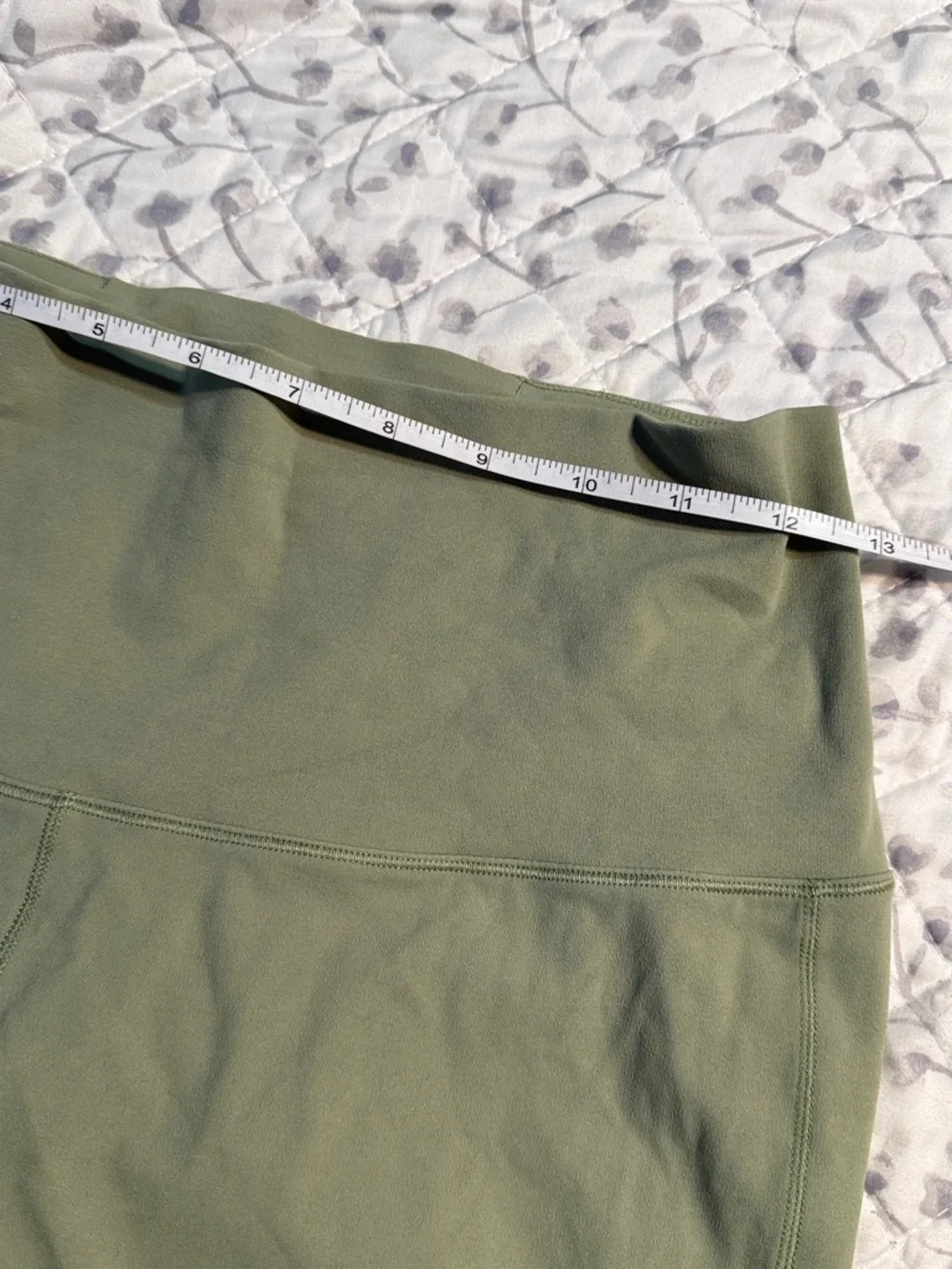 Nike Dri-FIT Yoga leggings in Olive M